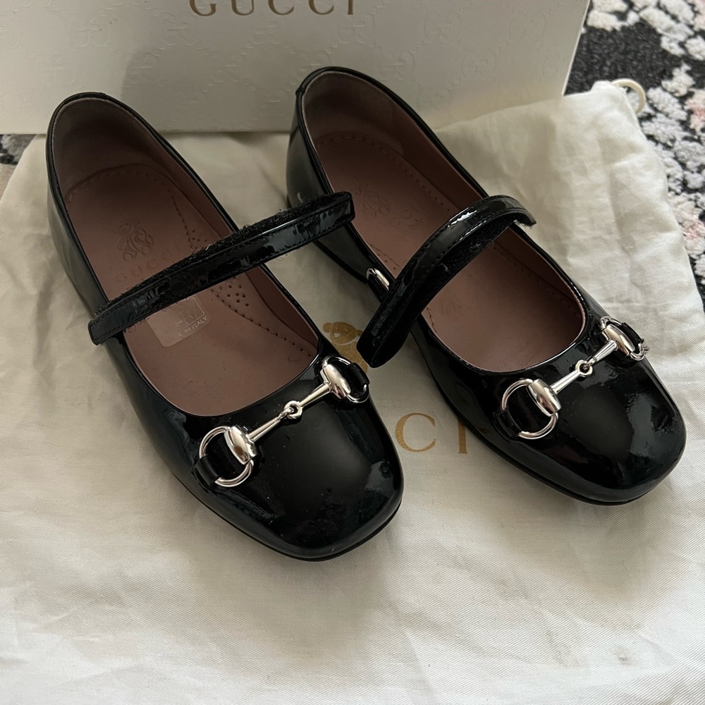 Gucci girls Mary Jane in patent black leather